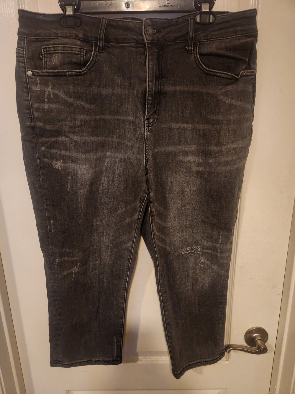 Judy Blue Faded Black Capri's